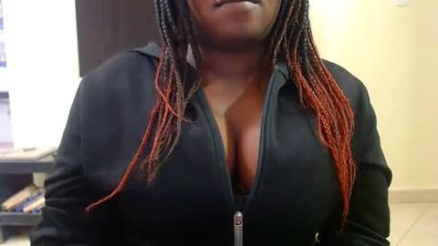 Snapshot of sabrinaaaa1234 chatting on 10, 11, 2025 aaa1234 online show from 10, 11, 2025