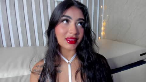 mariana  online show from 26, 12, 2024