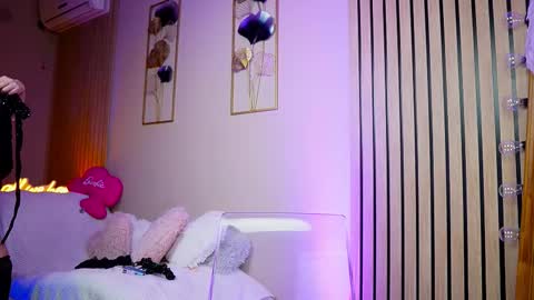 Snapshot of sabrinajadex chatting on 11, 11, 2025 SabrinaJade online show from 11, 11, 2025