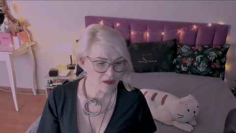 Sabrina MacMarren online show from 28, 12, 2024