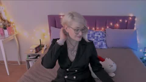Sabrina MacMarren online show from 7, 1, 2025
