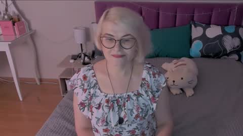 Sabrina MacMarren online show from 21, 1, 2025
