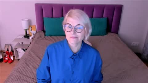 Snapshot of sabrinamacmarren chatting on 25, 10, 2025 Sabrina MacMarren online show from 25, 10, 2025