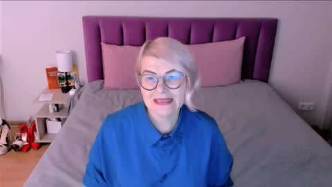 Sabrina MacMarren online show from 2, 12, 2025