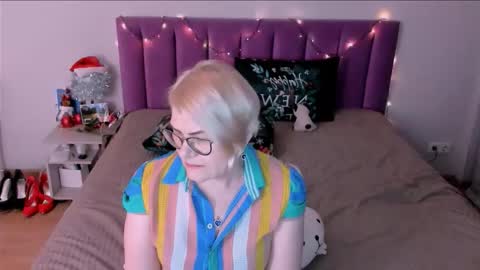 Sabrina MacMarren online show from 5, 1, 2026