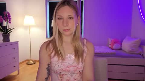 Snapshot of sabrinarose_x chatting on 10, 2, 2025 Sabrina Rose online show from 10, 2, 2025