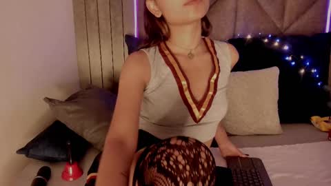 S A B R I N A  online show from 25, 2, 2025