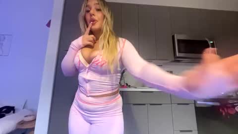 Shaina Blue online show from 8, 11, 2025