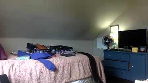 Snapshot of saggy888 chatting on 8, 9, 2025 MistressLady online show from 8, 9, 2025