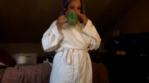 Snapshot of saggy888 chatting on 15, 9, 2025 MistressLady online show from 15, 9, 2025