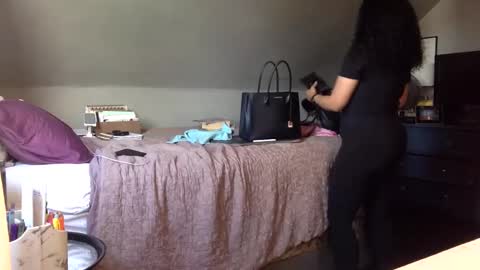 Snapshot of saggy888 chatting on 22, 9, 2025 MistressLady online show from 22, 9, 2025