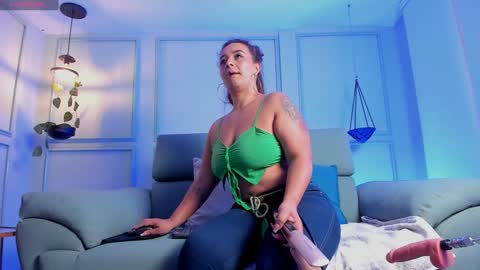 SAHARA WALKER  online show from 4, 2, 2025