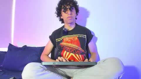 saint_dark online show from 4, 12, 2025