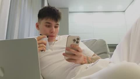 Snapshot of sairyeks chatting on 23, 11, 2025 Roby online show from 23, 11, 2025