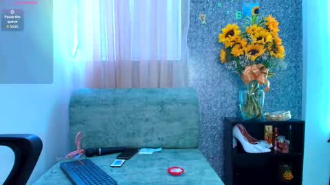 Snapshot of sally_ricci chatting on 10, 10, 2025 sally_ricci online show from 10, 10, 2025