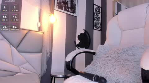 salome__evans online show from 4, 12, 2024