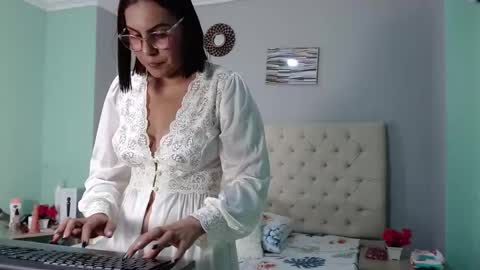Isabel online show from 8, 10, 2025