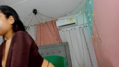 Snapshot of salome_domi chatting on 12, 11, 2025 salome online show from 12, 11, 2025