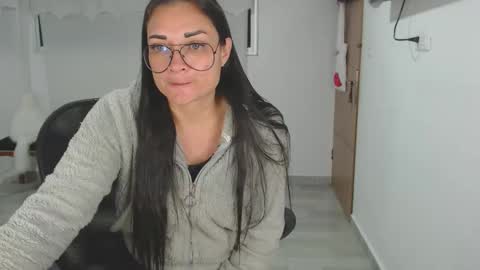 Snapshot of salomesaints chatting on 17, 12, 2025 salome online show from 17, 12, 2025