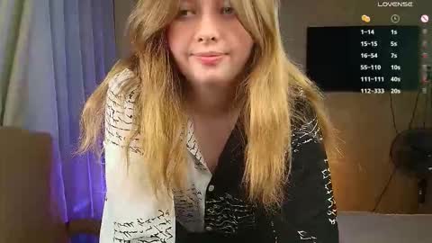 Snapshot of salut_love chatting on 17, 10, 2025 Ruby online show from 17, 10, 2025