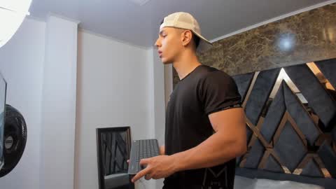 SALVATORE online show from 27, 12, 2024