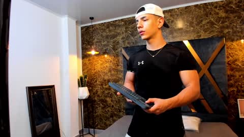 SALVATORE online show from 18, 1, 2025