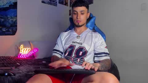 Snapshot of salvatore_dereck chatting on 28, 11, 2025 online show from 28, 11, 2025