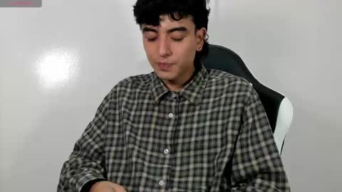 Snapshot of salvatore_montt chatting on 1, 3, 2025 salvatore_montt online show from 1, 3, 2025