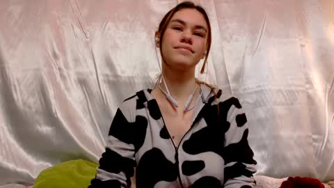 Snapshot of sam_cam22 chatting on 1, 2, 2025 Samantha online show from 1, 2, 2025