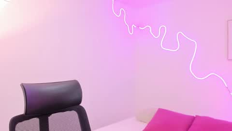 Snapshot of sam_clarkk chatting on 4, 11, 2025 Sam Clark online show from 4, 11, 2025