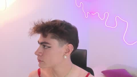 Snapshot of sam_clarkk chatting on 8, 11, 2025 Sam Clark online show from 8, 11, 2025