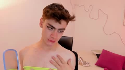 Snapshot of sam_clarkk chatting on 11, 11, 2025 Sam Clark online show from 11, 11, 2025