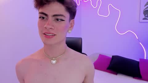 Snapshot of sam_clarkk chatting on 15, 11, 2025 Sam Clark online show from 15, 11, 2025