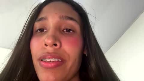 Snapshot of sam_robert17 chatting on 26, 3, 2026 Samantha Roberts online show from 26, 3, 2026