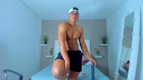 sam_rouge online show from 23, 2, 2025