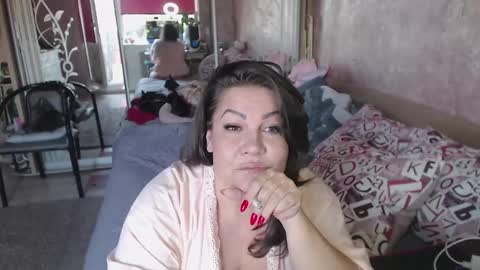 Snapshot of samanta_shy chatting on 24, 9, 2025 Marry online show from 24, 9, 2025