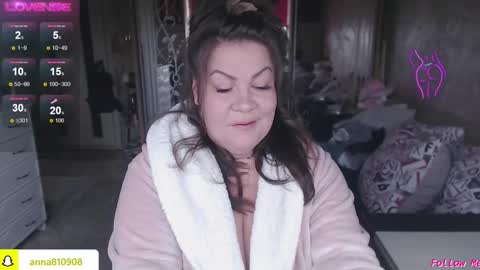 Snapshot of samanta_shy chatting on 6, 10, 2025 Marry online show from 6, 10, 2025