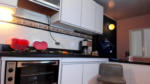 Samanta... online show from 1, 2, 2025