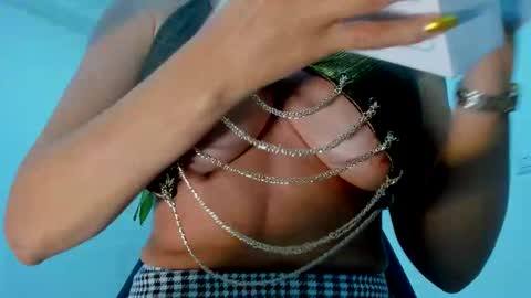 Snapshot of samantha_milfs chatting on 31, 10, 2025 samantha_milfs online show from 31, 10, 2025