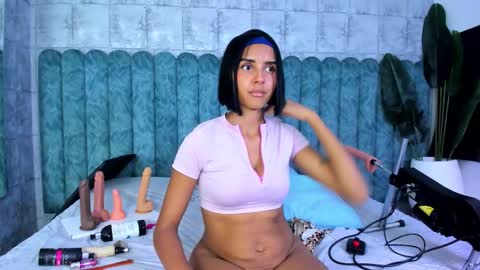 Snapshot of samanthaa_gil_ chatting on 3, 11, 2025 Samantha online show from 3, 11, 2025