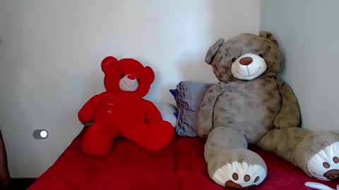 Samanthaa Smitt online show from 10, 3, 2025