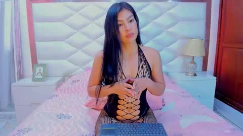 Snapshot of samanthaevans4 chatting on 17, 10, 2025 Sweet Samantha online show from 17, 10, 2025