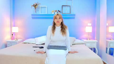 Snapshot of samanthamilf__ chatting on 11, 2, 2025 Samanta online show from 11, 2, 2025