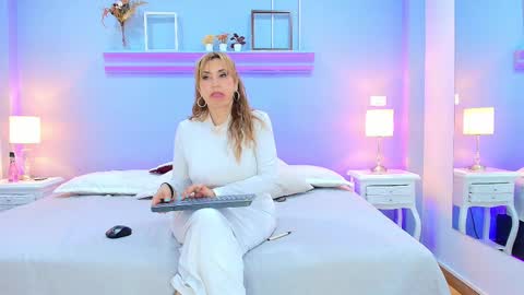 Snapshot of samanthamilf__ chatting on 14, 2, 2025 Samanta online show from 14, 2, 2025