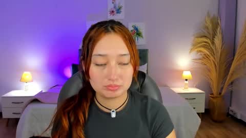 Snapshot of samara_hilton_2 chatting on 20, 10, 2025 samara_hilton_2 online show from 20, 10, 2025