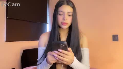 Snapshot of samara_lam chatting on 5, 2, 2025 Sammy  online show from 5, 2, 2025