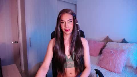 Samara Silex online show from 25, 9, 2025