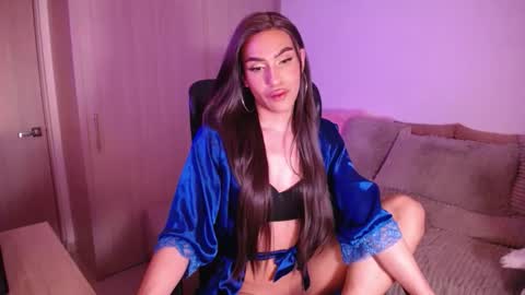 Samara Silex online show from 29, 9, 2025