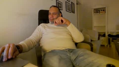 Snapshot of samcool67 chatting on 11, 1, 2025 Sam online show from 11, 1, 2025