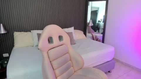 Axel online show from 1, 11, 2025